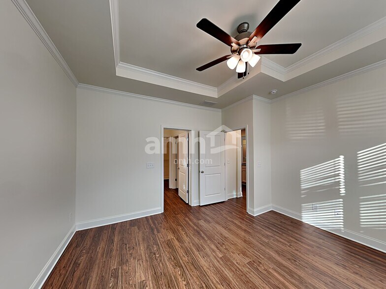 Building Photo - 6240 Bridlewood Ln