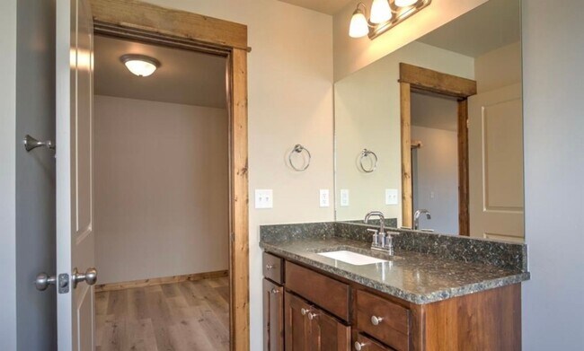 Building Photo - Spacious 3BR/2BA Home in Quiet Belgrade Neighborhood with Fenced Backyard & Garage