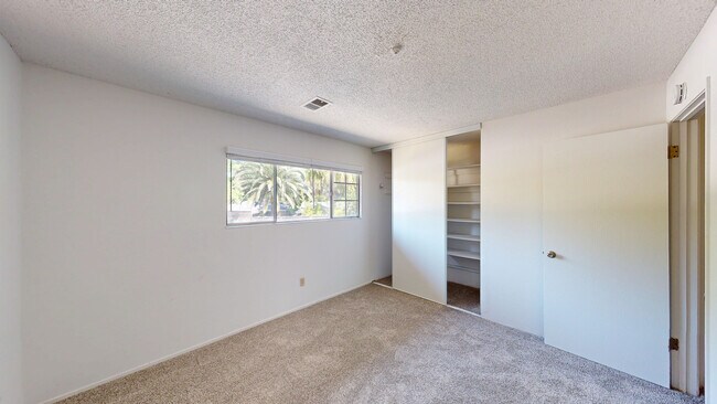 Building Photo - 18235 Happy Ln