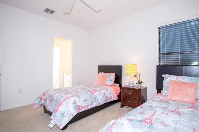 Building Photo - 2606 Rosemont Cir