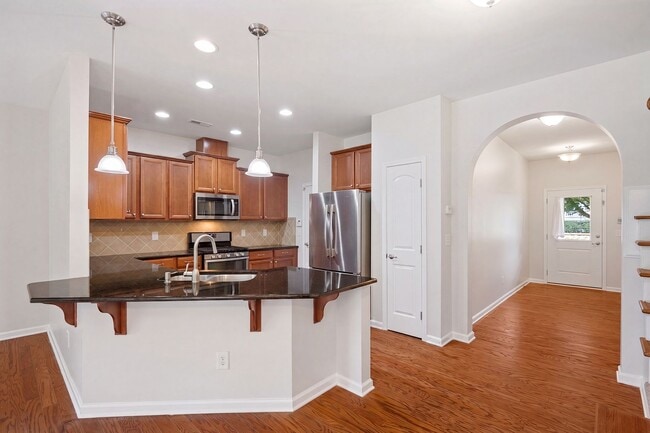 Building Photo - Beautiful 3 Bedroom Townhome in Thompson Ridge – Prime Durham Location!