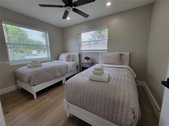 Building Photo - 913 Lighthouse Dr