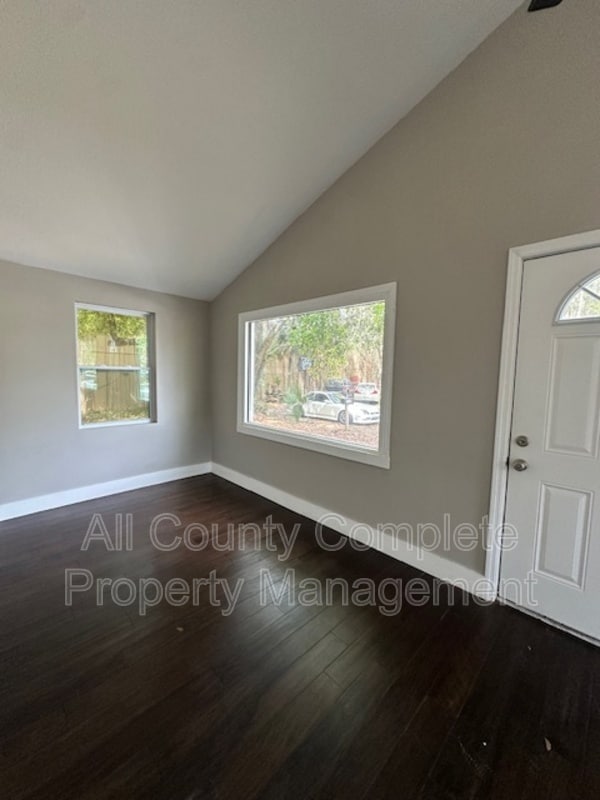 Building Photo - 2310 Jerusalem St