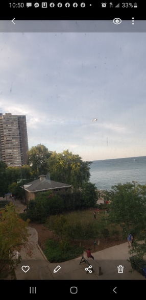 Building Photo - 6171 N Sheridan Rd