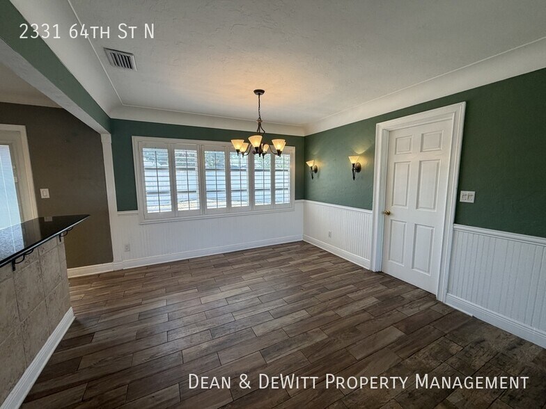 Building Photo - 2 Bed/1 Bath
