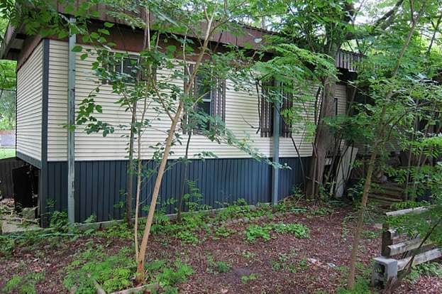 Building Photo - 5307 Pine Ave