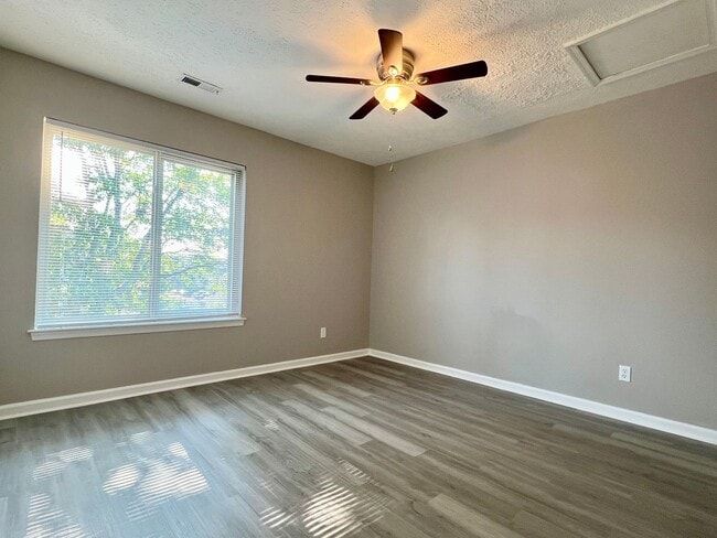 Building Photo - Well Appointed 1bdr 1bth Condo Apartment i...