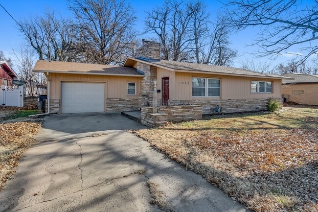 Primary Photo - Very cool home with Retro feel - Check it ...