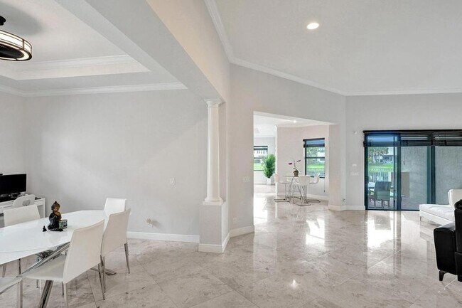 Building Photo - 8210 NW 115th Way