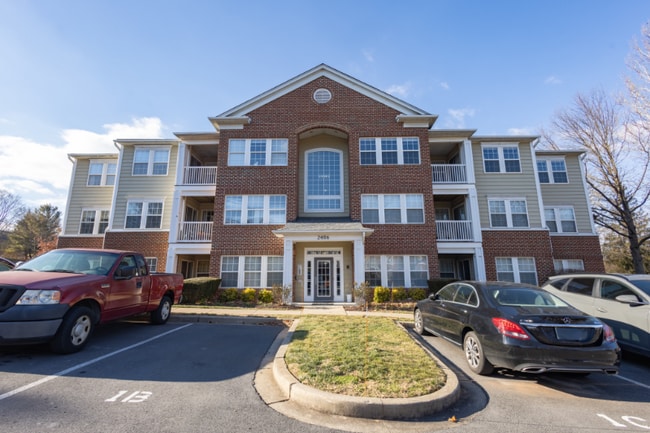 Building Photo - 2406 Dominion Dr