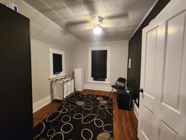 Building Photo - 976 Bailey Ave