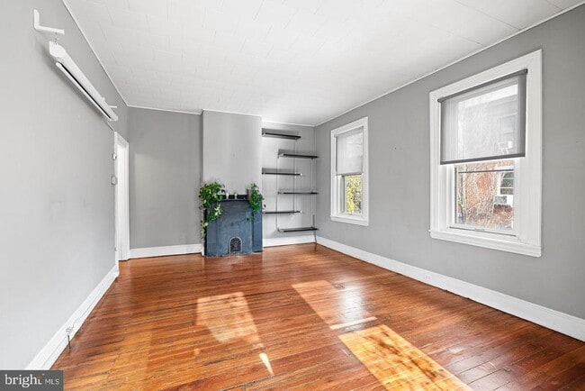 Building Photo - 846 LeCount St