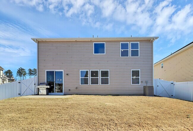 Building Photo - 17022 Carolina Pine Row
