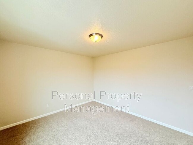 Building Photo - 7408 NE 30th Ave