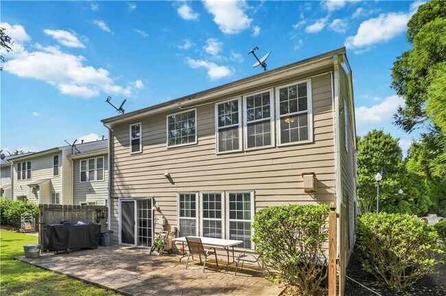 Building Photo - 105 Finchley Dr