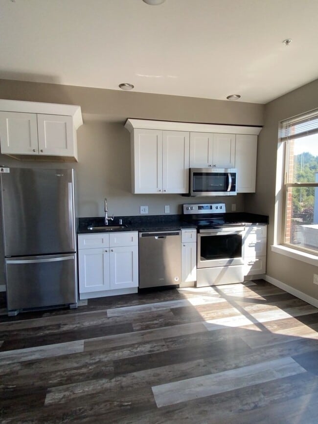 Building Photo - Great Location 1 Bedroom 1 Bath Near WWU!