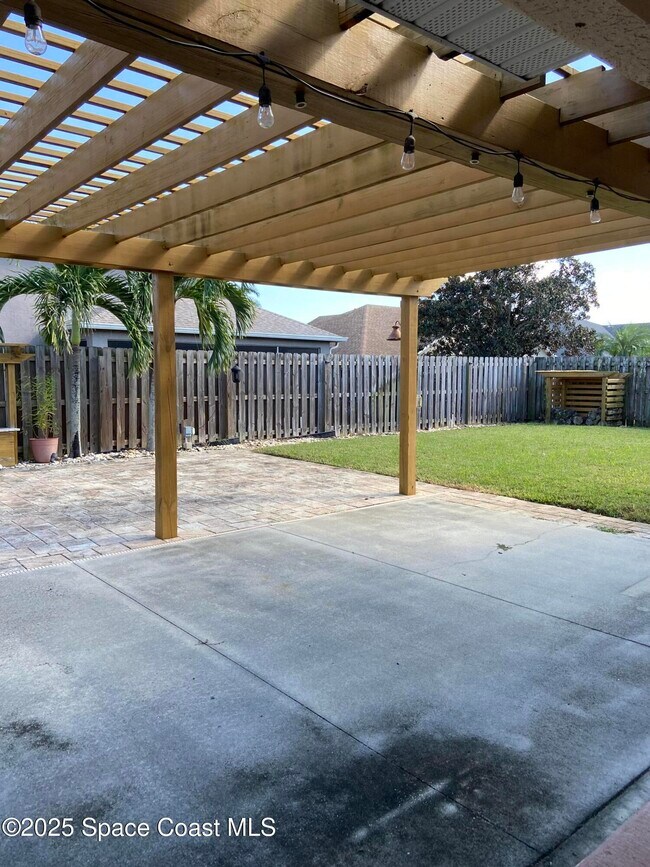 Building Photo - 1847 Abbeyridge Dr