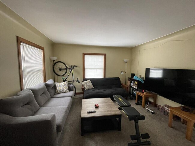 Building Photo - 1323 N 21st St