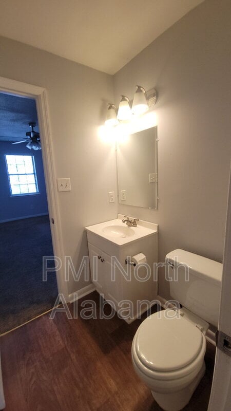 Building Photo - 1221 Grant St SE