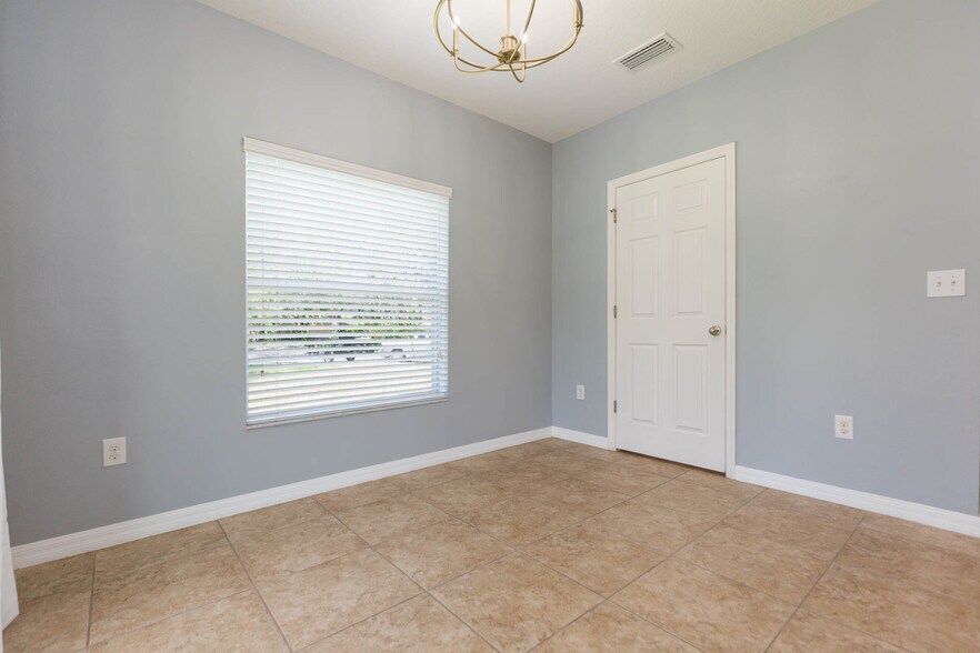 Building Photo - 15939 Fishhawk View Dr