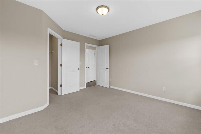 Building Photo - 331 Northaven Ave