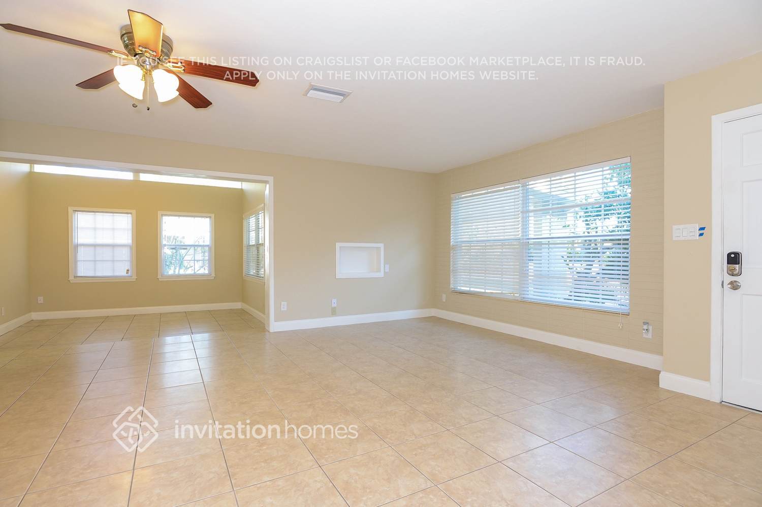 Building Photo - 3701 Schwalbe Dr
