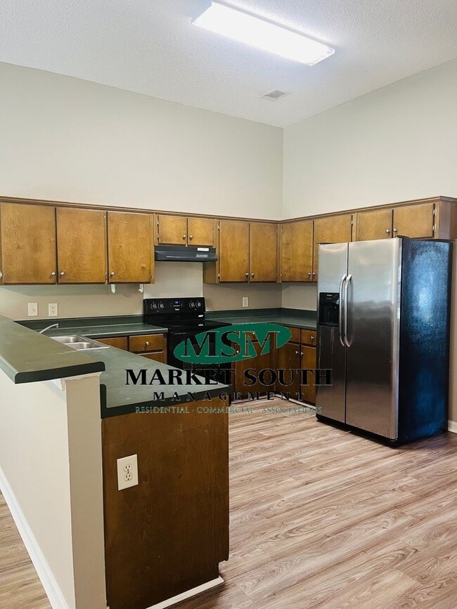 Building Photo - **COMING SOON!!** 4 Bedroom Beauty