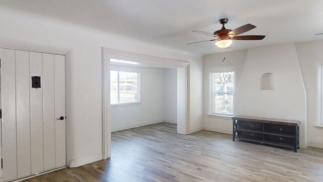 Building Photo - Carruth Ave &amp; Home Ave