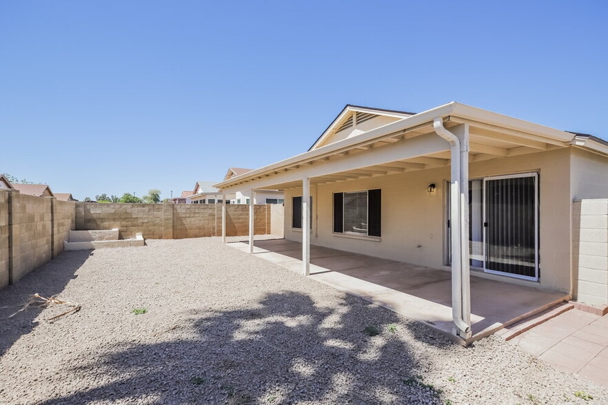Building Photo - 7055 W Sanna St