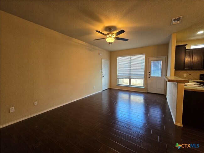 Building Photo - 294 Rosalie Dr