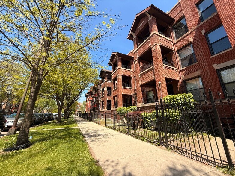 Building Photo - 5843 S Michigan Ave