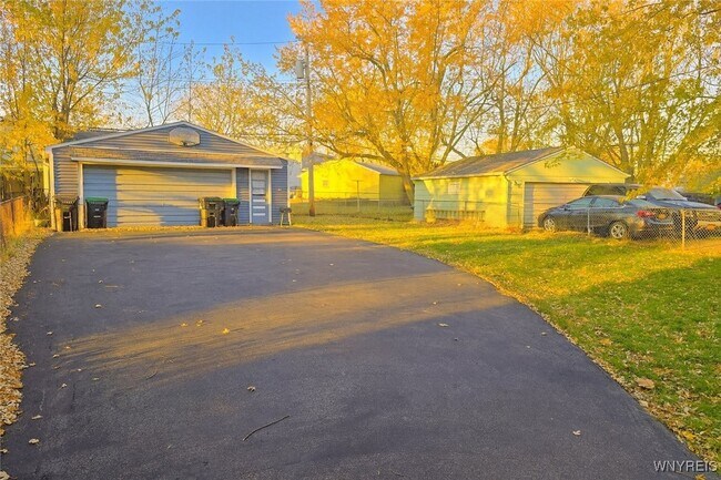 Building Photo - 2650 Eggert Rd