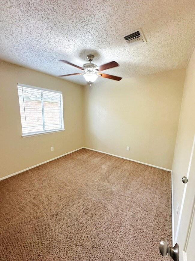 Building Photo - 22610 Leedstown Ln