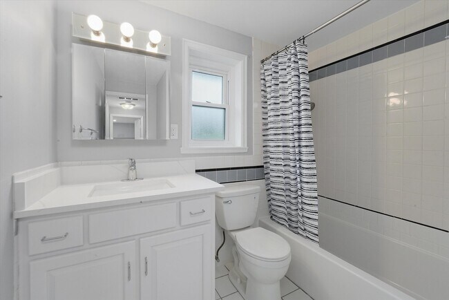 Building Photo - 1323 Wakeby Ln