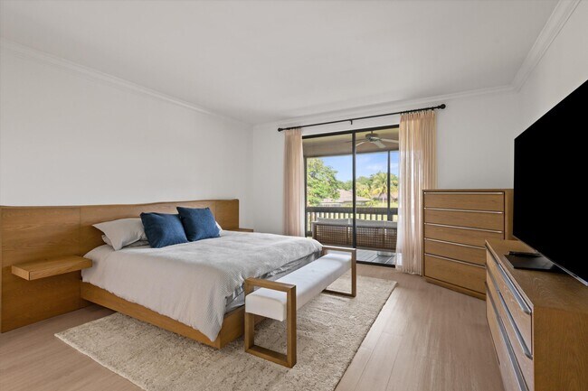 Building Photo - 11842 Pebblewood Dr