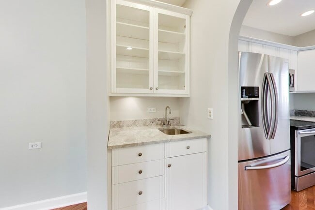 Building Photo - 417 Ashbury Dr