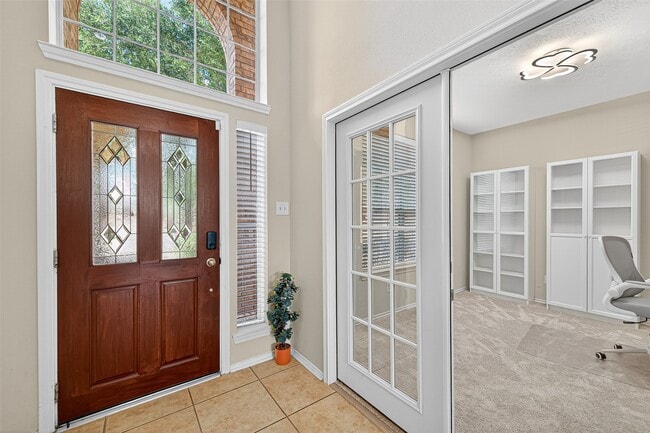 Building Photo - 6230 Hollydale Ridge Ln