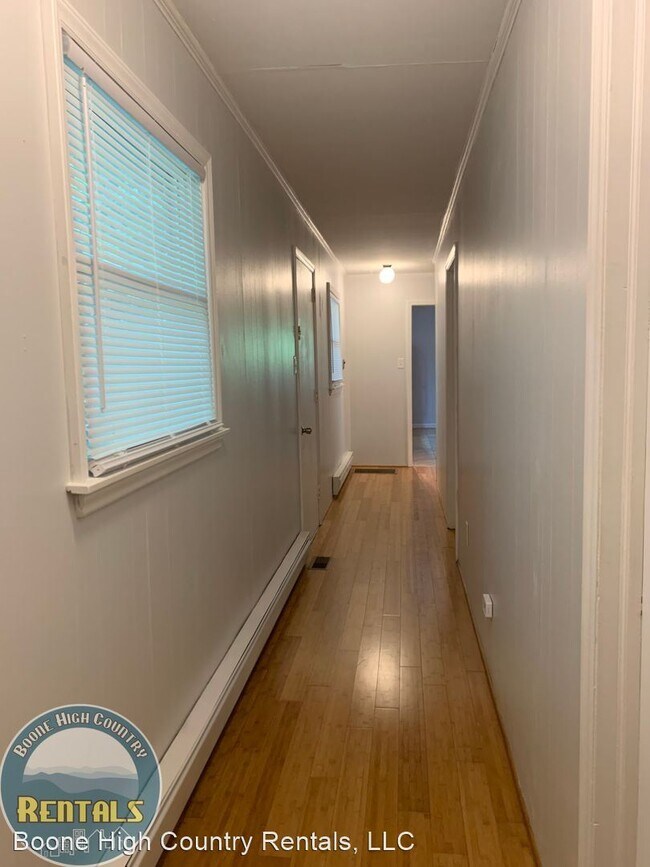 Building Photo - 2 br, 1 bath House - 459 White Oak Road