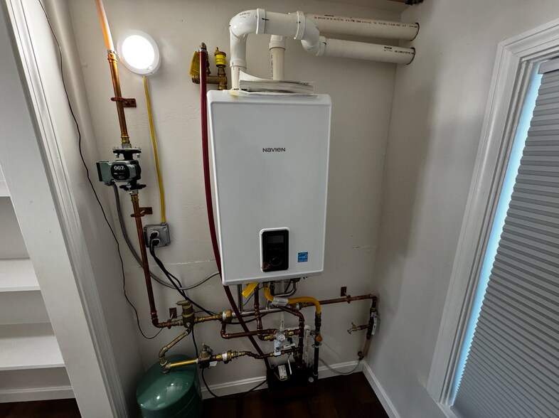 Building Photo - 169 Sewalls Falls Rd