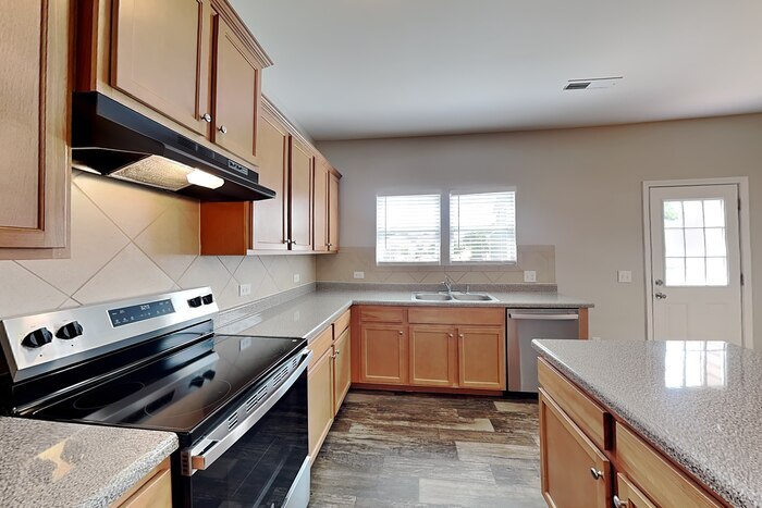 Building Photo - 807 Dantzler Court
