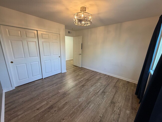 Building Photo - 2044 Benita Dr