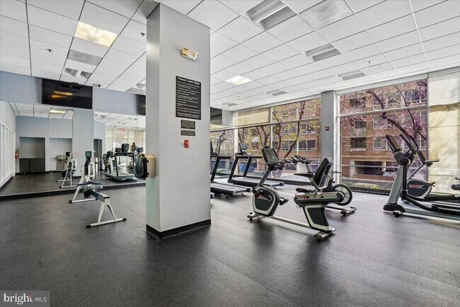 Building Photo - 350 G St SW