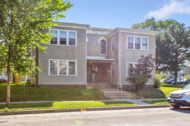 Building Photo - 1705 Fillmore St NE