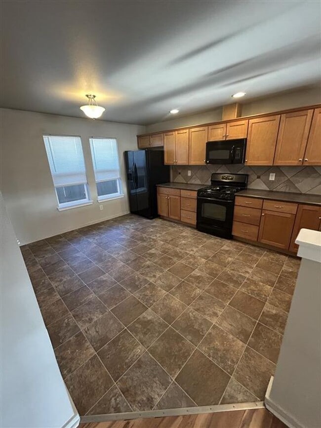 Building Photo - 203 Walnut Grove Ct
