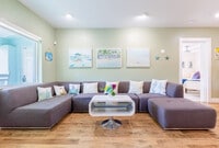 Building Photo - 212 SW 2nd Pl