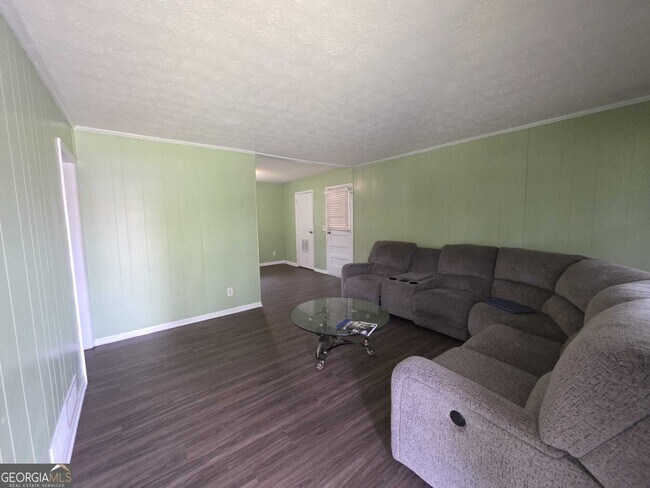 Building Photo - 707 Battle Creek Rd