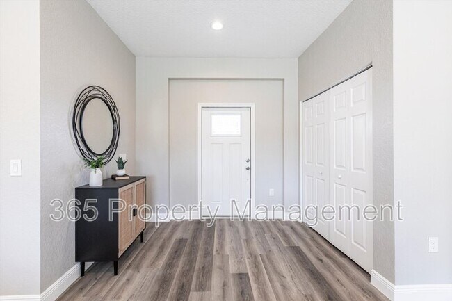Building Photo - 5534 Fairlane Dr