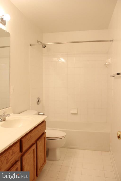 Building Photo - 15220 Lord Culpeper Ct