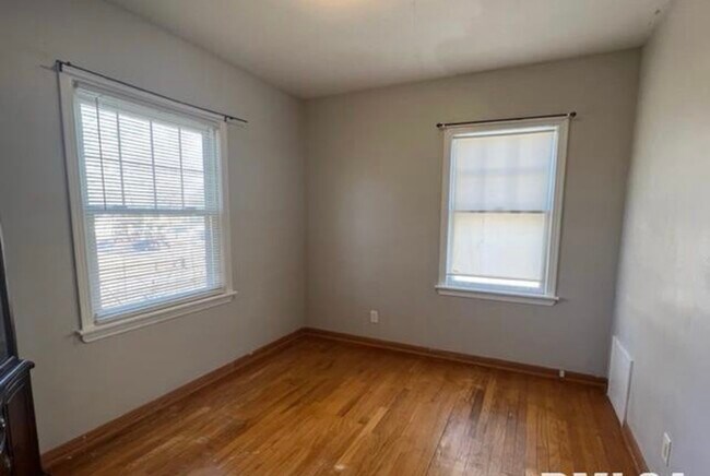 Building Photo - 1115 Berg Pl