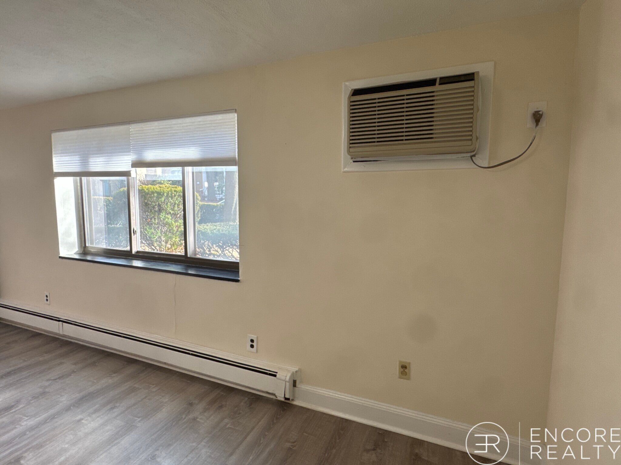 Building Photo - 15 Chester St